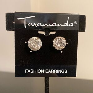Taramanda Silver Stud Earrings